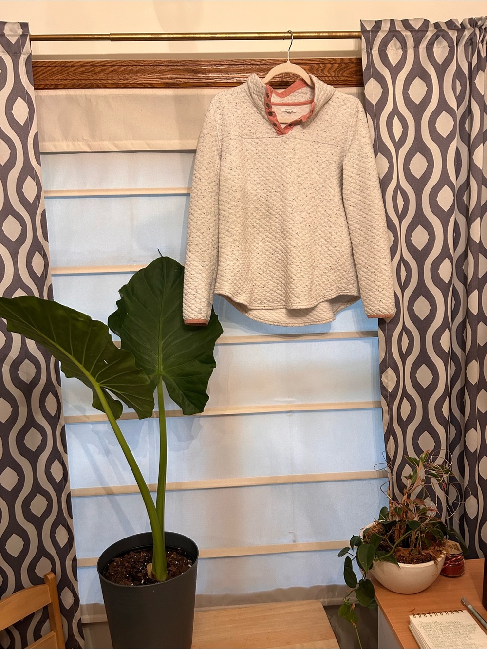Maurices Cream Quilted Pullover with Pink Trim pull over